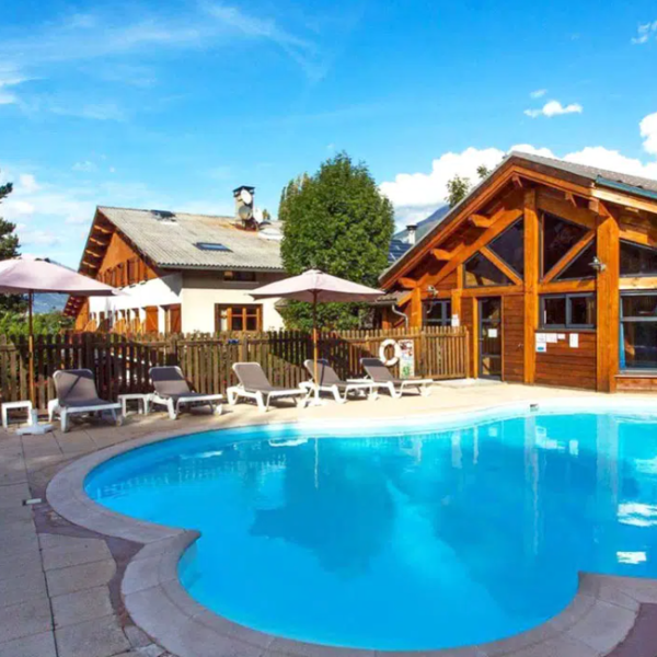 Hotel Les Peupliers, Baratier